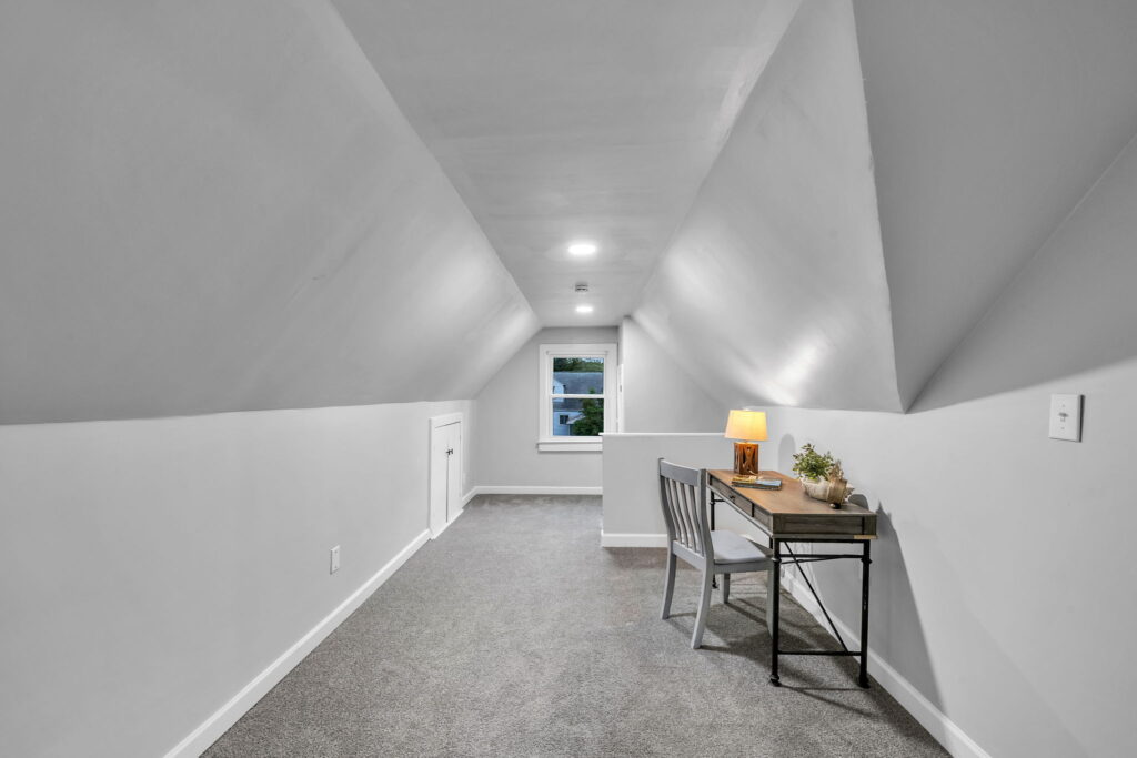 26 web or mls dsc 2413